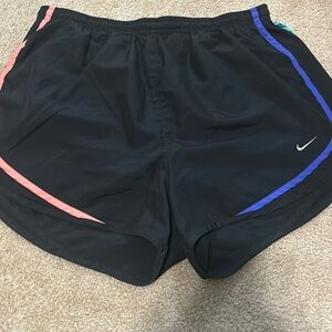Women’s Large Athletic Nike